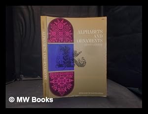 Bild des Verkufers fr Alphabets & ornaments zum Verkauf von MW Books Ltd.