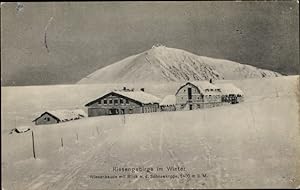 Ansichtskarte / Postkarte Riesengebirge, Wiesenbaude mit Blick n. d. Schneekoppe, Winter