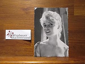 Bild des Verkufers fr Alte Photopostkarte Brigitte Bardot zum Verkauf von Antiquariat im Kaiserviertel | Wimbauer Buchversand