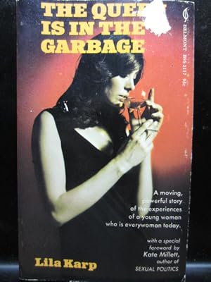 Imagen del vendedor de THE QUEEN IS IN THE GARBAGE a la venta por The Book Abyss