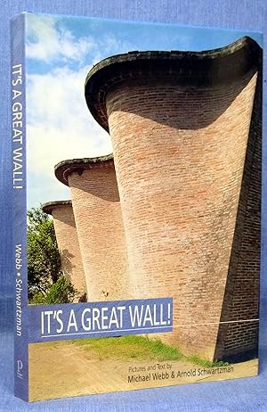 Imagen del vendedor de It's a Great Wall a la venta por Dennis McCarty Bookseller