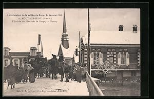 Ansichtskarte Mouy-sur-Seine, L`Inondation de la Vallée de Bray 1910 - L`Arrivée des Rescapés de ...