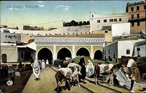 Bild des Verkufers fr Ansichtskarte / Postkarte Tanger Marokko, La Douane, Blick auf den Zollplatz, Pferde, Araber zum Verkauf von akpool GmbH
