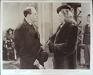 Imagen del vendedor de Northern Pursuit 8 X 10 Still 1943 Errol Flynn, Julie Bishop, Hulmut Dantine a la venta por AcornBooksNH