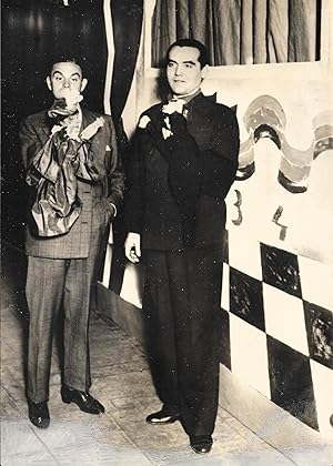 Imagen del vendedor de Portrait photographique original du pote, Buenos Aires, mars 1934. a la venta por Librairie Jean-Yves Lacroix