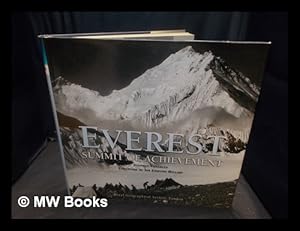 Imagen del vendedor de Everest : the summit of achievement / [by] Stephen Venables ; foreword by Sir Edmund Hillary a la venta por MW Books