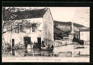 Ansichtskarte Vernon, Inondations de 1910, Rue Augereau à Vernonnet, Strassenpartie bei Hochwasser