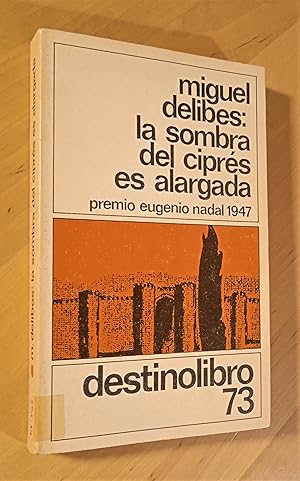 Imagen del vendedor de La sombra del ciprs es alargada a la venta por Llibres Bombeta