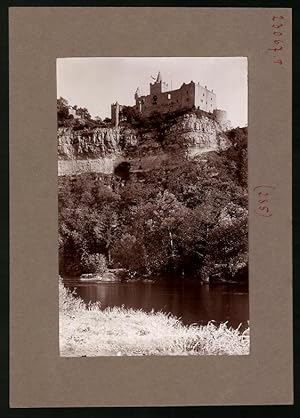 Bild des Verkufers fr Fotografie Brck, Sohn Meissen, Ansicht Rudelsburg / Saale, Blick zur Burg vom anderern Ufer der Saale zum Verkauf von Bartko-Reher