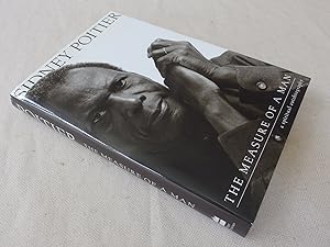 Image du vendeur pour The Measure of a Man: A Spiritual Autobiography mis en vente par Nightshade Booksellers, IOBA member