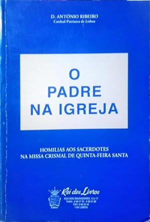 O PADRE NA IGREJA.