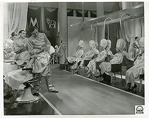 "COIFFEUR POUR DAMES" Réalisé par René GUISSART en 1932 d'après la pièce de Paul ARMONT et Marcel...