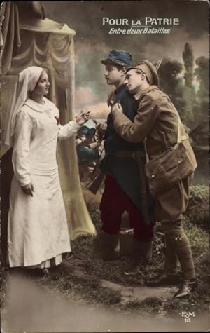 Ansichtskarte / Postkarte Französischer und britischer Soldat mit Krankenschwester, Rotes Kreuz, ...
