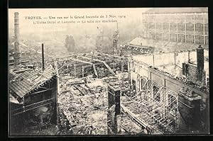 Ansichtskarte Troyes, Une vue sur le Grand Incendie 1914, L`Usine Doué et Lamotte, La salle des m...