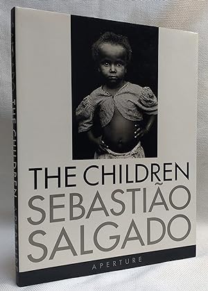 Imagen del vendedor de Sebasti?£o Salgado: The Children: Refugees and Migrants a la venta por Book House in Dinkytown, IOBA
