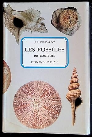 Imagen del vendedor de Les fossiles en couleurs a la venta por LibrairieLaLettre2