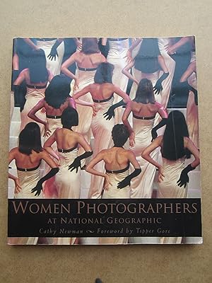 Bild des Verkufers fr Women Photographers at National Geographic zum Verkauf von K Books Ltd ABA ILAB