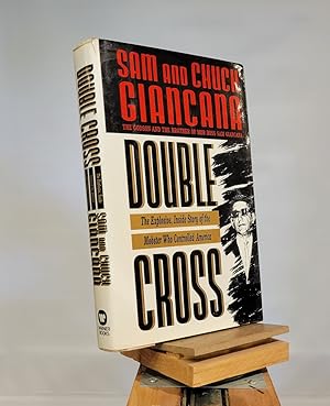 Bild des Verkufers fr Double Cross: The Explosive, Inside Story of the Mobster Who Controlled America zum Verkauf von Henniker Book Farm and Gifts