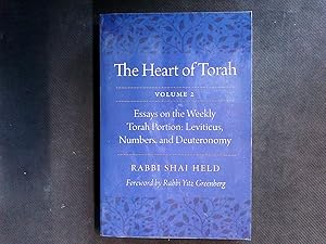 Imagen del vendedor de The Heart of Torah, Volume 2: Essays on the Weekly Torah Portion: Leviticus, Numbers, and Deuteronomy. a la venta por Antiquariat Bookfarm