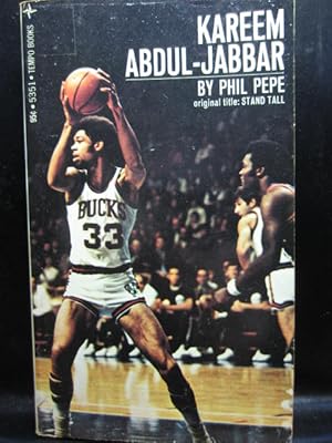 Imagen del vendedor de KAREEM ABDUL-JABBAR (1970 issue) a la venta por The Book Abyss