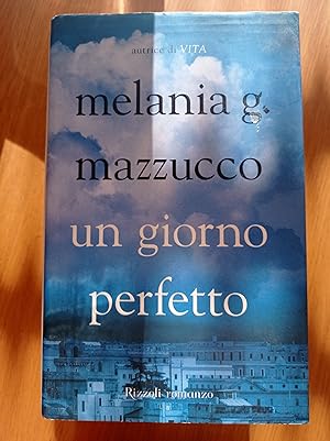 Seller image for Un giorno perfetto for sale by librisaggi
