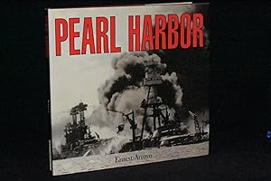 Image du vendeur pour Pearl Harbor mis en vente par Books by White/Walnut Valley Books