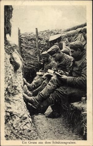 Ansichtskarte / Postkarte Deutsche Soldaten im Schützengraben schreiben Feldpostbriefe, I WK