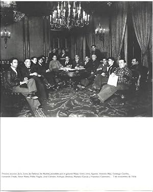 Seller image for LAMINA 31546: Primera reunion de la Junta de Defensa de Madrid en 1936 for sale by EL BOLETIN