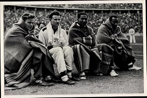 Bild des Verkufers fr Sammelbild Olympia 1936, Sprinter Frank Wykoff, Paul Hnni, Ralph Metcalfe, Jesse Owens - Sammelwerk Nr. 14, Band II, Gruppe 57, Bild Nr. 34 zum Verkauf von akpool GmbH