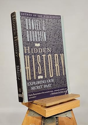 Imagen del vendedor de Hidden History a la venta por Henniker Book Farm and Gifts