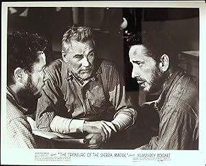 Bild des Verkufers fr The Treasure of the Sierra Madre 8 X 10 Still 1948 Humphrey Bogart, Walter Huston, Tim Holt zum Verkauf von AcornBooksNH