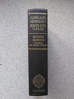 Imagen del vendedor de A Dictionary of Modern English Usage (Fowler's Modern English Usage) a la venta por Shelley's Books