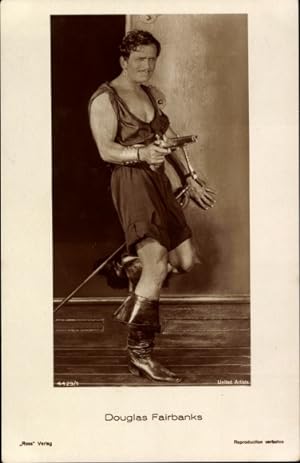 Seller image for Ansichtskarte / Postkarte Schauspieler Douglas Fairbanks, Pistole - Ross 4429/1 for sale by akpool GmbH
