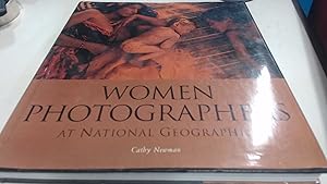 Immagine del venditore per Women Photographers at National Geographic venduto da BoundlessBookstore