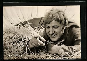 Seller image for Ansichtskarte Schauspieler Manfred Krug sahen sie u.a. in den Filmen Die gestohlene Schlange und Meine Stunde Null for sale by Bartko-Reher