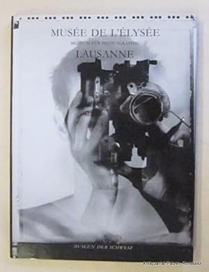 Bild des Verkufers fr Muse de l'Elyse. Museum fr Photographie. Lausanne. Genf, Banque Paribas / Schweizerisches Institut fr Kunstwissenschaft, (1996). 4to. (28,5 : 21,5 cm). Mit zahlreichen, teils farbigen oder getnten Abbildungen. 128 S. Orig.-Leinenband mit illustr. Schutzumschlag; dieser an der Oberkante mit minimaler Beschdigung. (Museen der Schweiz). (ISBN 3908184649). zum Verkauf von Jrgen Patzer