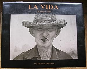 Seller image for LA VIDA. Habana 1994. for sale by LLIBRES del SENDERI