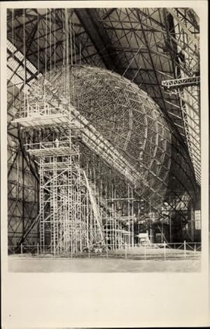 Ansichtskarte / Postkarte Zeppelin Luftschiff LZ 129 Hindenburg in Bau, Luftschiffhalle
