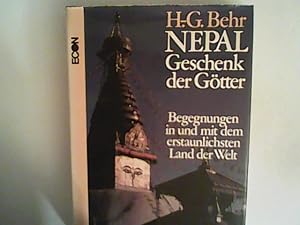 Imagen del vendedor de Nepal, Geschenk der Gtter. Begegnungen in und mit dem erstaunlichsten Land der Welt a la venta por ANTIQUARIAT FRDEBUCH Inh.Michael Simon