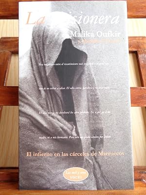Seller image for LA PRISIONERA. El infierno en las crceles de Marruecos. for sale by LIBRERA ROBESPIERRE