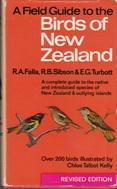 Bild des Verkufers fr A Field Guide tot he Birds of New Zealand and Outlying Islands zum Verkauf von Schueling Buchkurier