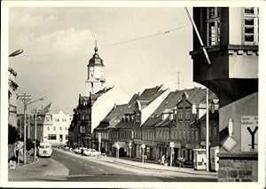 Bild des Verkufers fr Ansichtskarte / Postkarte Nossen, Straenpartie, Turm, Fahrzeuge zum Verkauf von akpool GmbH