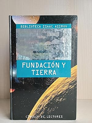 Imagen del vendedor de Fundacin y Tierra. Isaac Asimov. Crculo de lectores, 1995. Biblioteca Asimov a la venta por Bibliomania