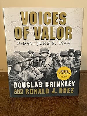 Imagen del vendedor de Voices of Valor, D-Day: June 6, 1944 [INCLUDES TWO AUDIO CDs] [FIRST EDITION] a la venta por Vero Beach Books