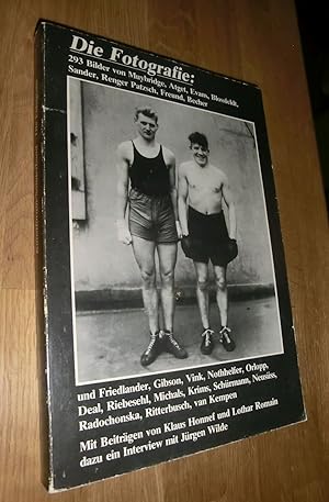 Seller image for Die Fotografie: 293 Bilder von Muybridge, Atget &hellip; for sale by Dipl.-Inform. Gerd Suelmann