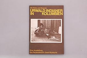 Image du vendeur pour MIT FLINTE UND BLASROHR URWALD-INDIANER IN KOLUMBIEN. mis en vente par INFINIBU KG