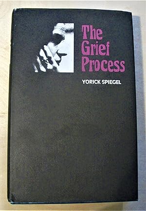 Imagen del vendedor de The grief process : analysis and counselling a la venta por RightWayUp Books