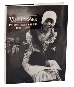 Bild des Verkufers fr VanDerZee: Photographer 1886-1983 zum Verkauf von Jeff Hirsch Books, ABAA