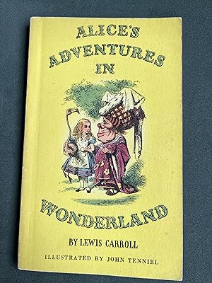 Image du vendeur pour Alice's Adventures in Wonderland A Puffin Story Book PS35 mis en vente par Antiquariaat Digitalis