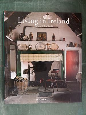 Bild des Verkufers fr Living in Ireland - Vivre en Irlande zum Verkauf von Buchantiquariat Uwe Sticht, Einzelunter.